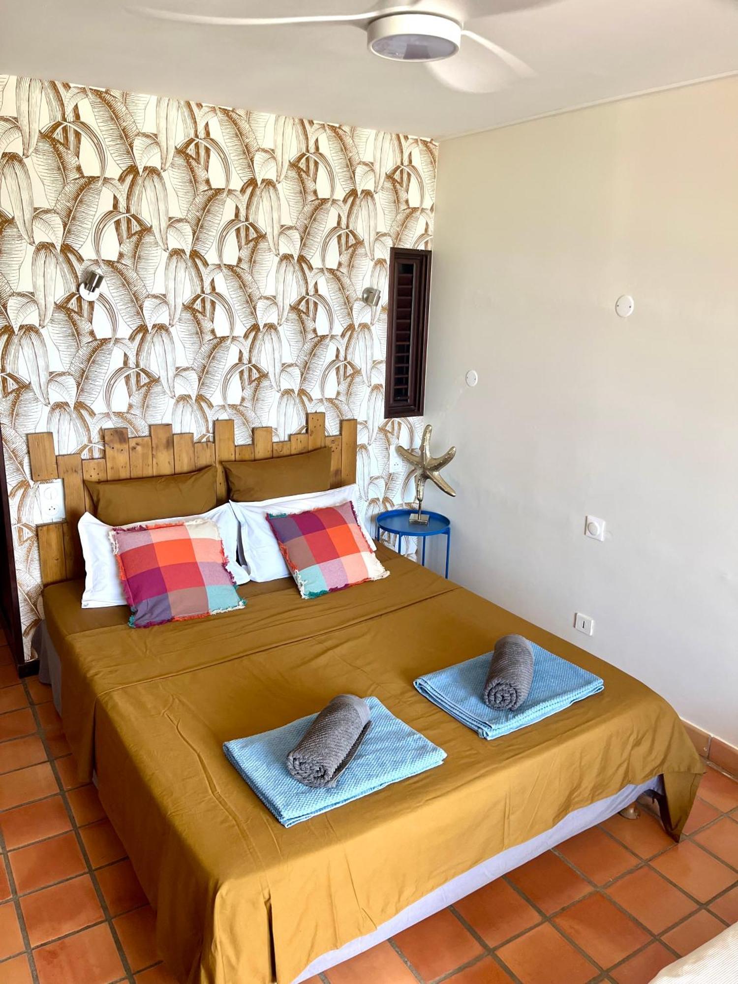 L'Escale Bleue Apartment Ла Трините Екстериор снимка